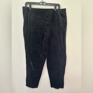 Gloria Vanderbilt Black Velvet Pants